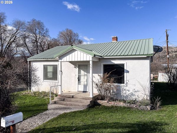 317 NW 3RD AVE, John Day, OR 97845