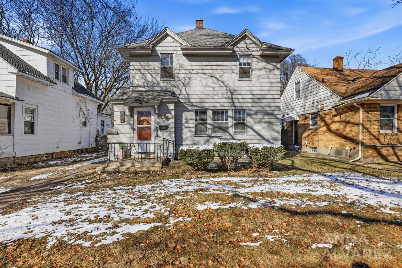 1017 Lake Michigan Drive Nw, Grand Rapids, MI 49504 Main Photo