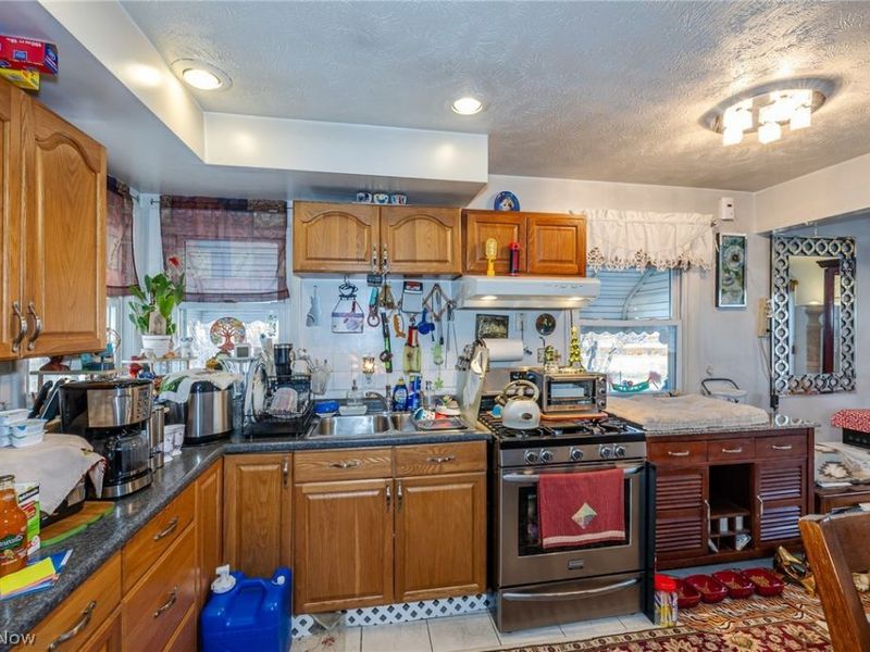 37891 Lake Drive , Avon, OH 44011 Photo 6