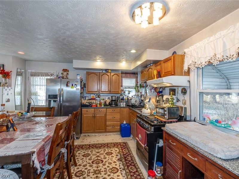 37891 Lake Drive , Avon, OH 44011 Photo 7