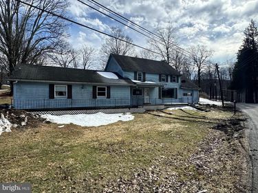 3372 TURKEY HILL ROAD, STROUDSBURG, PA 18360