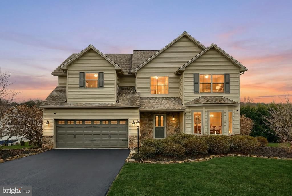 2760 Primrose Lane N , York, PA 17404 Main Photo