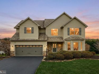 2760 PRIMROSE LANE N , YORK, PA 17404