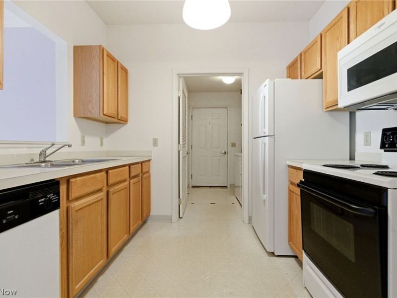 7283 Village Drive , Mentor, OH 44060 Photo 17