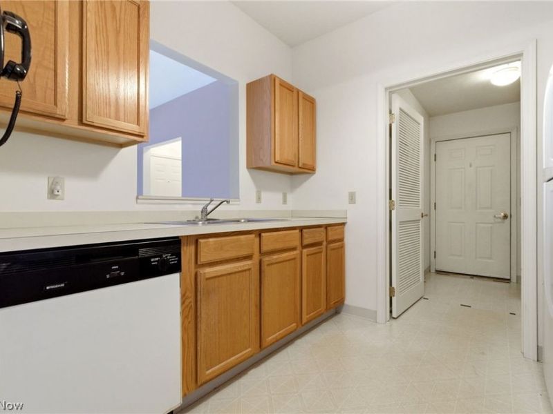 7283 Village Drive , Mentor, OH 44060 Photo 20