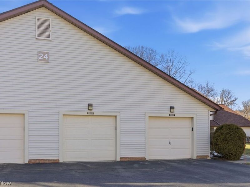 7283 Village Drive , Mentor, OH 44060 Photo 4