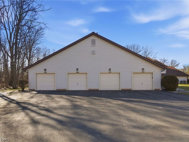 7283 Village Drive , Mentor, OH 44060 Photo 5