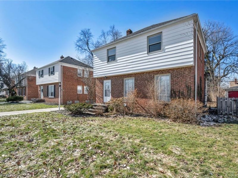 1240 Commonwealth Avenue, Mayfield Heights, OH 44124 Photo 5