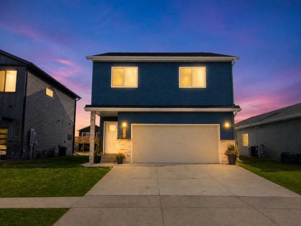6590 68th Street S, Horace, ND 58047