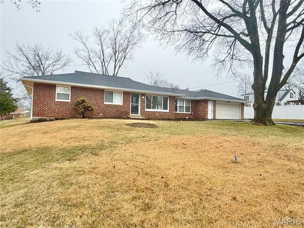 5180 Ambs Road , St Louis, MO 63128