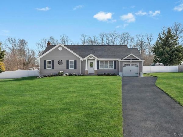 40 Great Rock Drive , Wading River, NY 11792