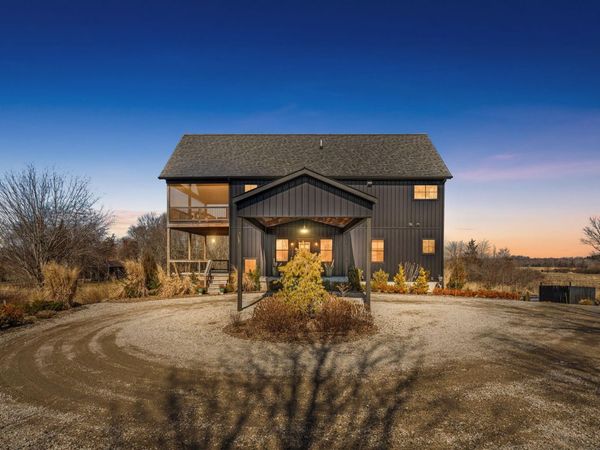 6364 126th Avenue, Fennville, MI 49408