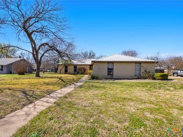 320 Highland Drive , Burnet, TX 78611