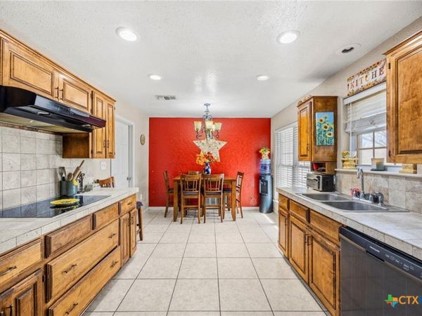 320 Highland Drive, Burnet, TX 78611