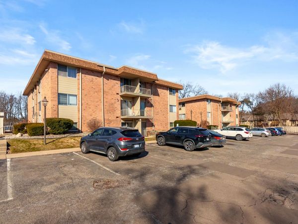 756 W Kilgore Road, Unit 306, Kalamazoo, MI 49008