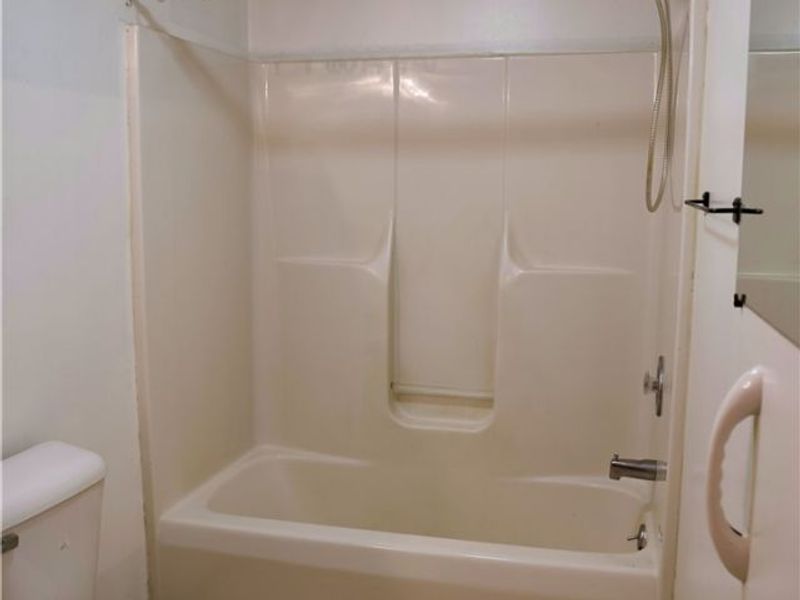 612 S Monroe Street, Millersburg, OH 44654 Photo 12