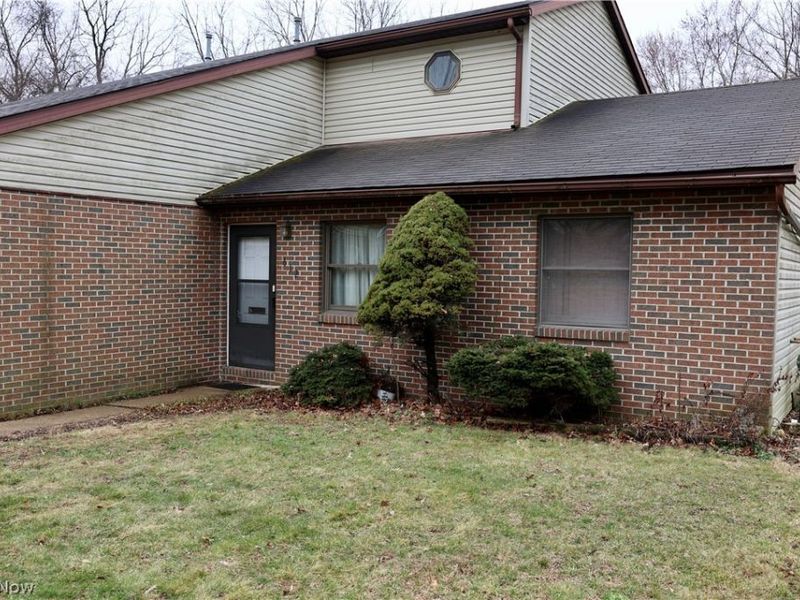 612 S Monroe Street, Millersburg, OH 44654 Photo 2