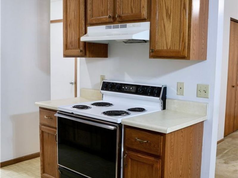 612 S Monroe Street, Millersburg, OH 44654 Photo 7