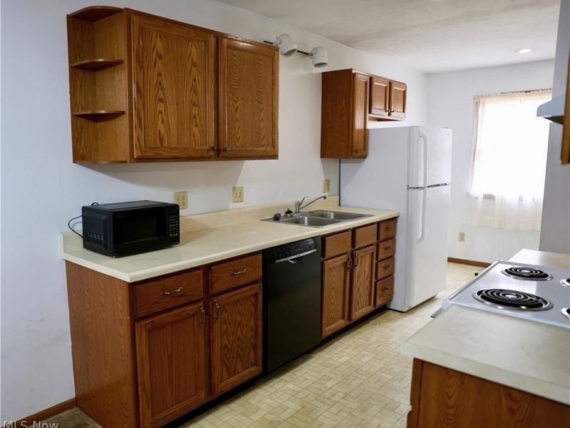 612 S Monroe Street, Millersburg, OH 44654 Photo 8