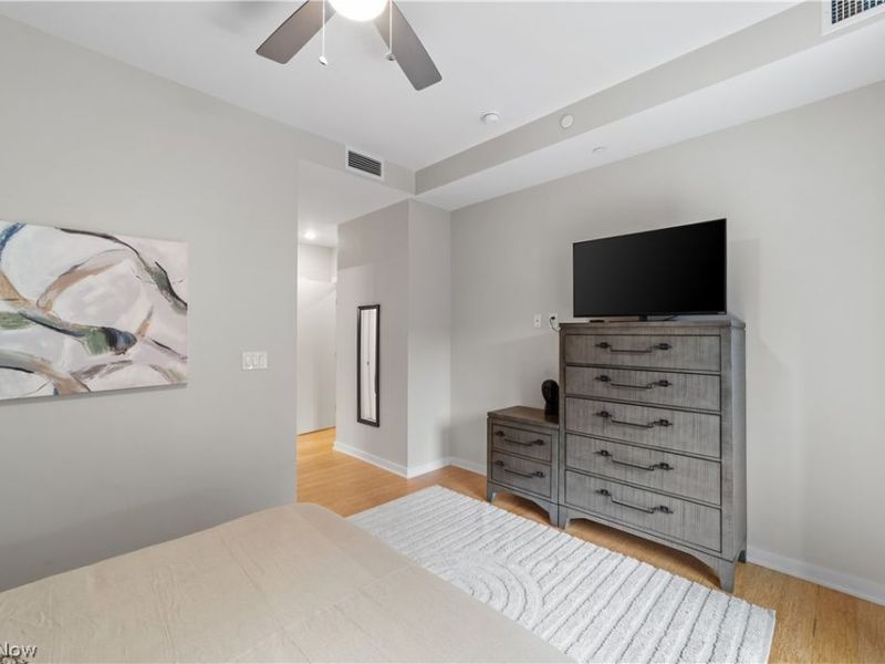 2044 Random Road, Unit 101, Cleveland, OH 44106 Photo 18