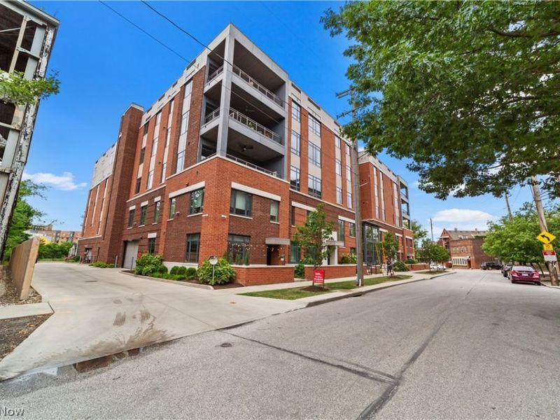 2044 Random Road, Unit 101, Cleveland, OH 44106 Photo 2