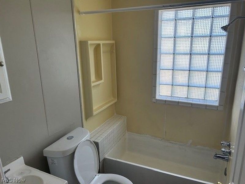 1736 Spring Avenue NE, Canton, OH 44714 Photo 3