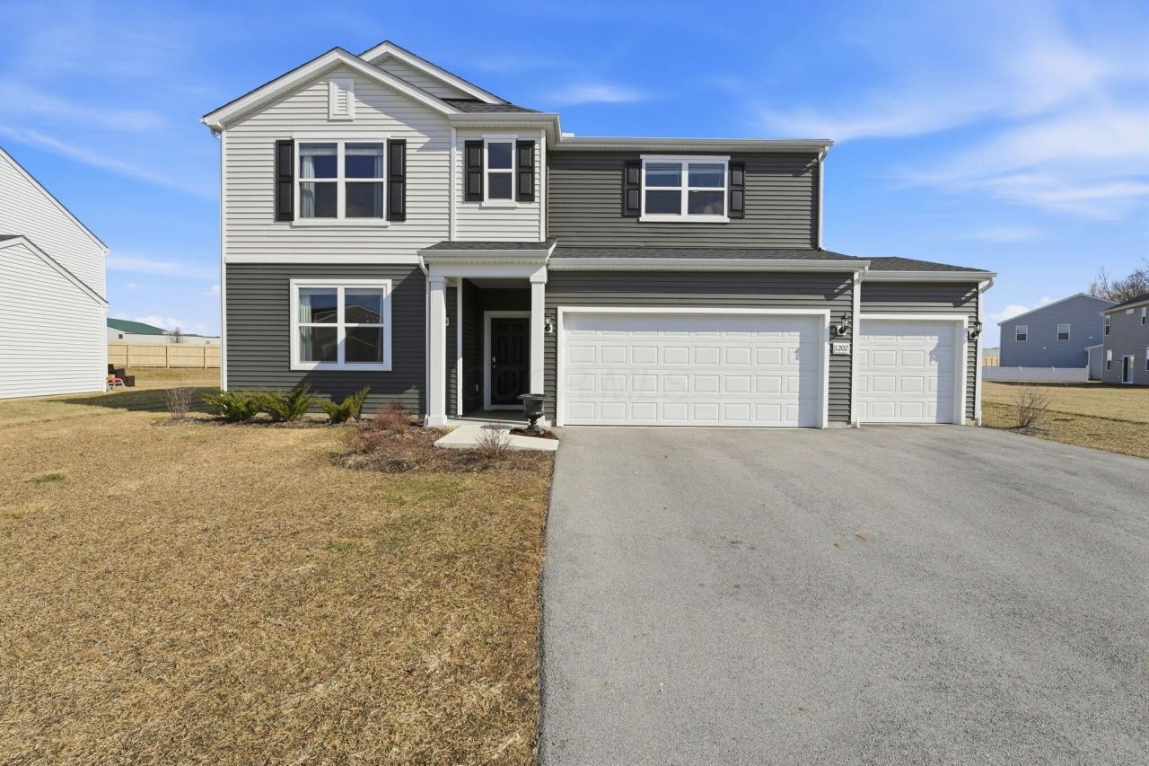 1202 Lake Forest Drive , Hebron, OH 43025 Main Photo