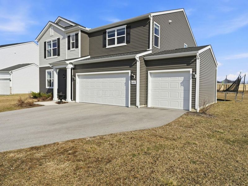 1202 Lake Forest Drive , Hebron, OH 43025 Photo 3