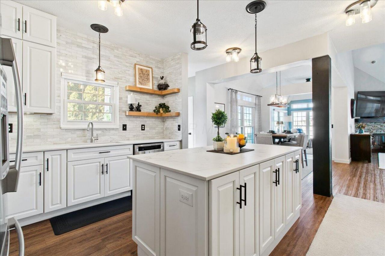 7542 Deer Valley Crossing, Powell, OH 43065 Main Photo