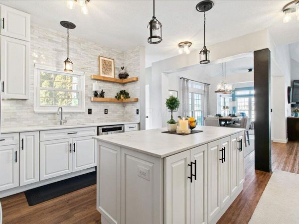 7542 Deer Valley Crossing, Powell, OH 43065