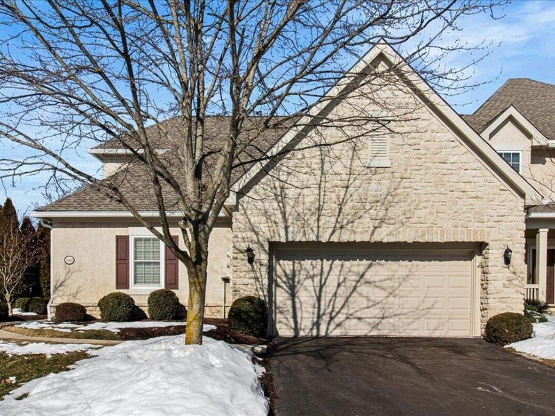 7542 Deer Valley Crossing, Powell, OH 43065 Photo 2