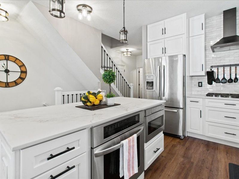 7542 Deer Valley Crossing, Powell, OH 43065 Photo 9