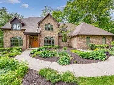 129 Tanglewood Drive , West Liberty, OH 43357