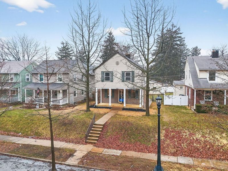 805 Gladden Road, Columbus, OH 43212 Photo 3