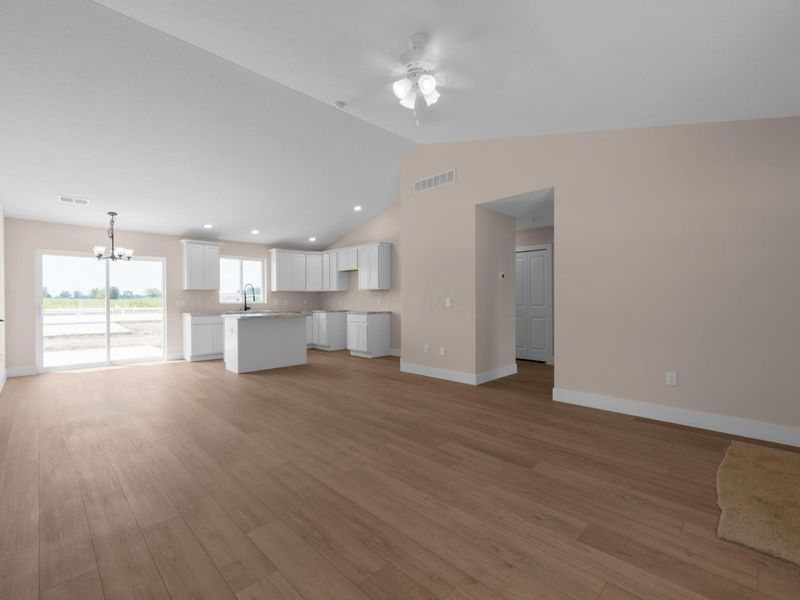 206 Cumberland Meadows Circle , Hebron, OH 43025 Photo 3