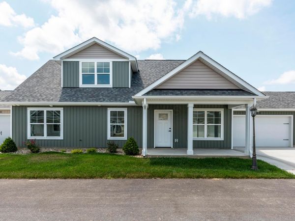 202 Cumberland Meadows Circle , Hebron, OH 43025