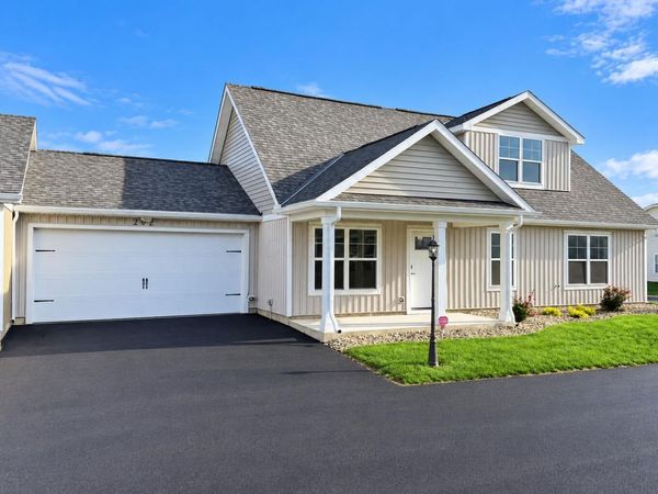 202 Cumberland Meadows Circle, Hebron, OH 43025