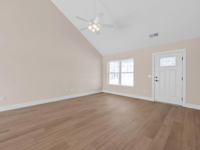 202 Cumberland Meadows Circle , Hebron, OH 43025 Photo 4