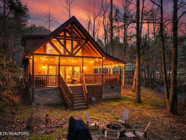 2673 Cedar Falls Way, Sevierville, TN 37862