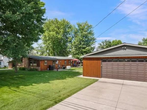 427 Iroquois Avenue, Prudenville, MI 48651