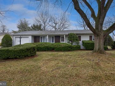 222 ROBIN ROAD , HERSHEY, PA 17033