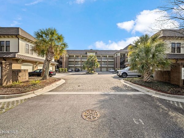 648 Village Park Drive, Unit 302, Wilmington, NC 28405