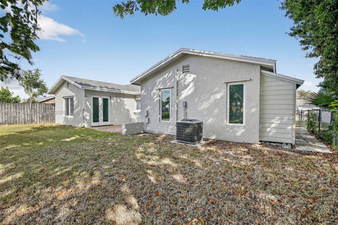 11120 NW 26th Pl, Sunrise, FL 33322 Photo