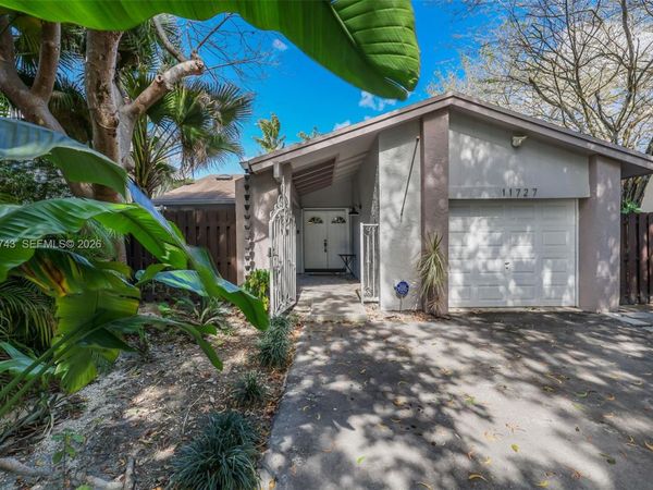 11727 SW 132nd Pl , Miami, FL 33186