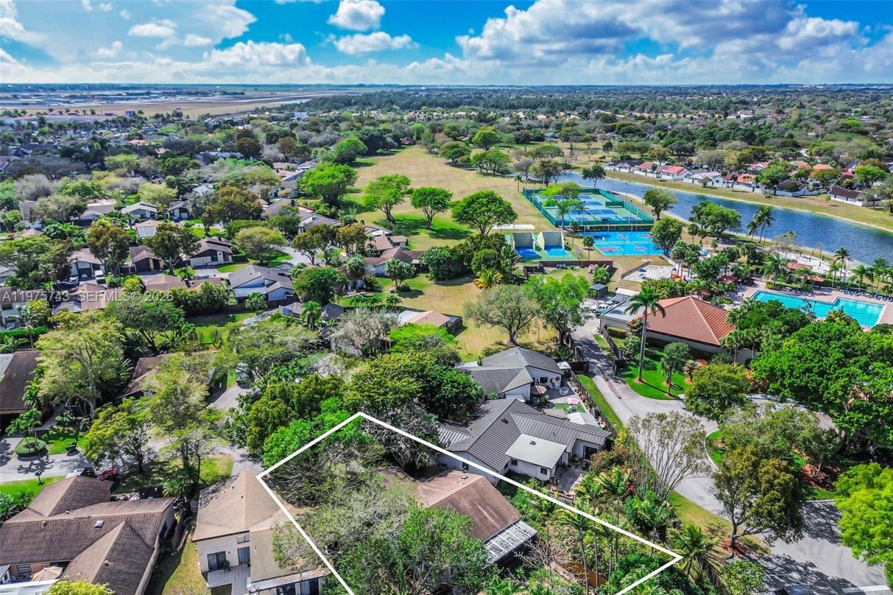 11727 SW 132nd Pl , Miami, FL 33186 Photo