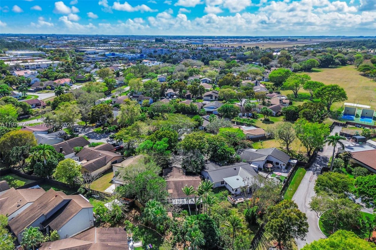 11727 SW 132nd Pl , Miami, FL 33186 Photo