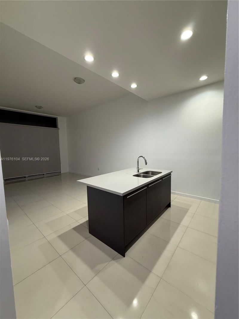 7661 NW 107th Ave , Unit 813, Doral, FL 33178 Photo