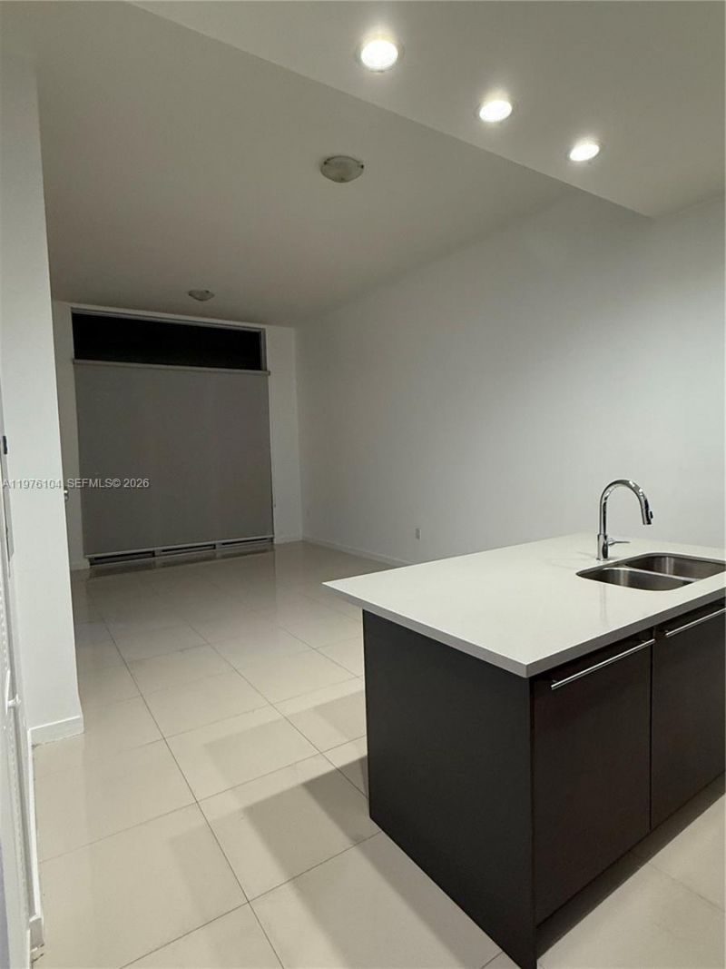 7661 NW 107th Ave , Unit 813, Doral, FL 33178 Photo