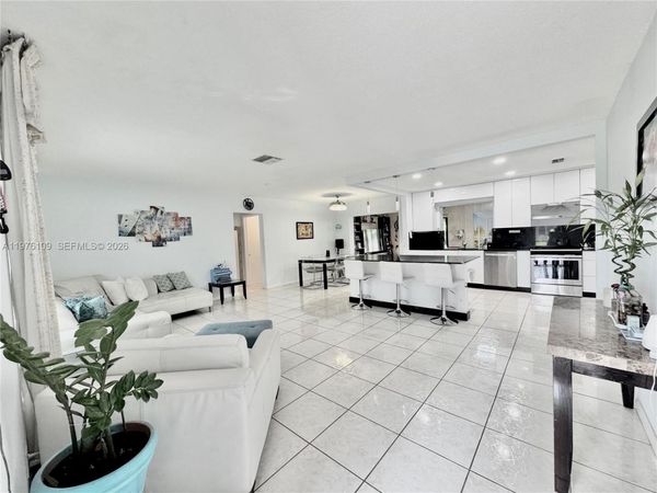 7005 NW 94th Ave , Tamarac, FL 33321