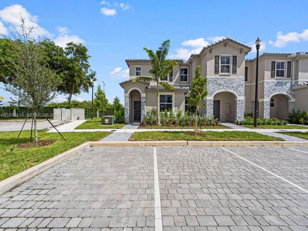 1505 SE 27th Rd , Homestead, FL 33035